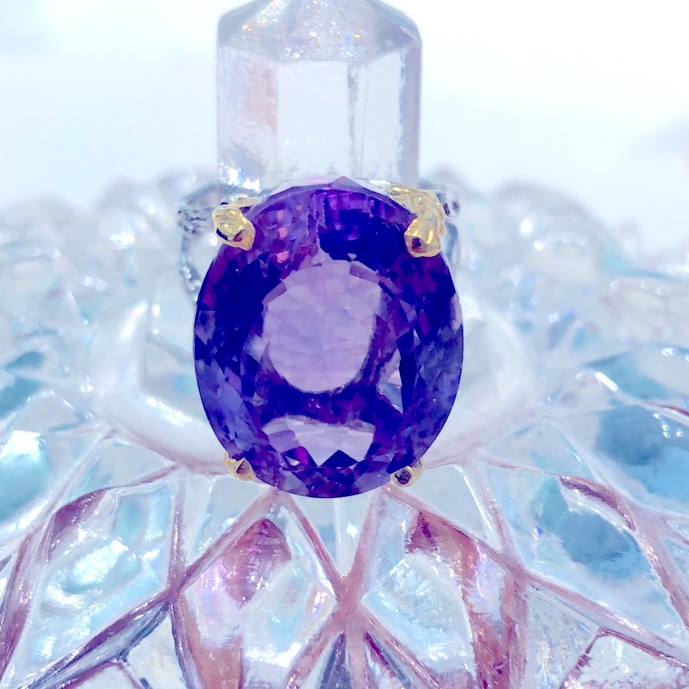 Elegant Purple Gemstone Ring - Picture 2 of 6